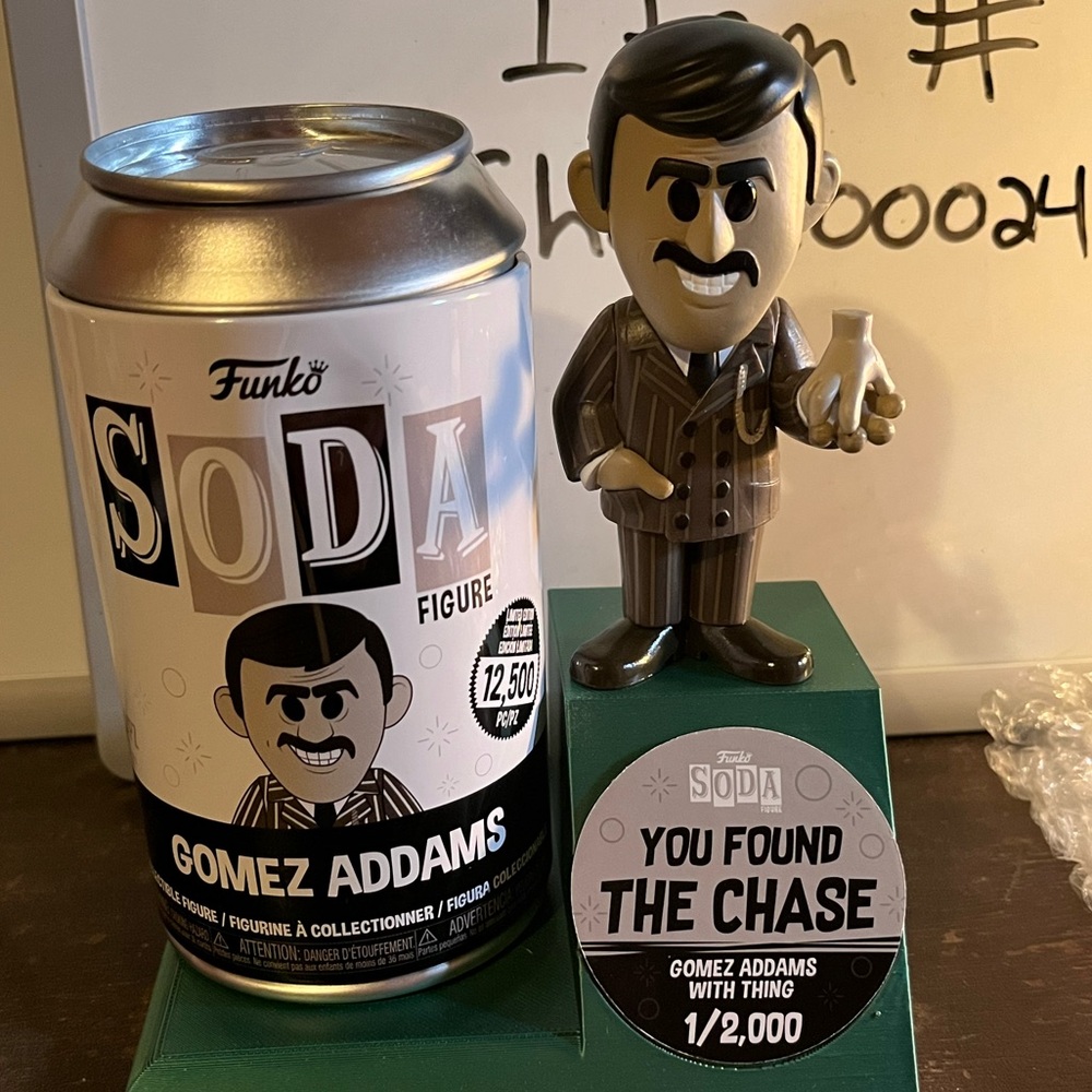 Funko Soda CHASE Gomez Addams with Thing limited edition figure Addams Family